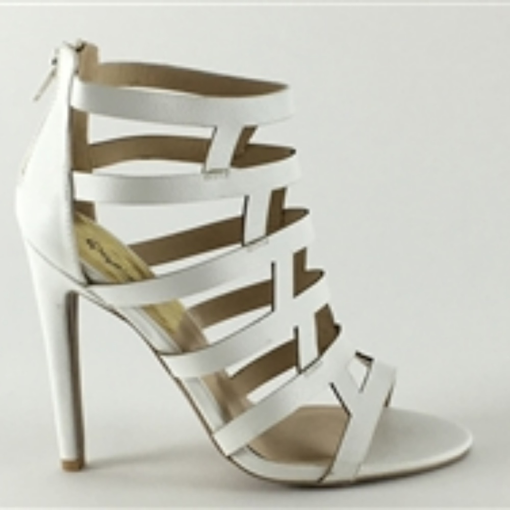 Interest sandal